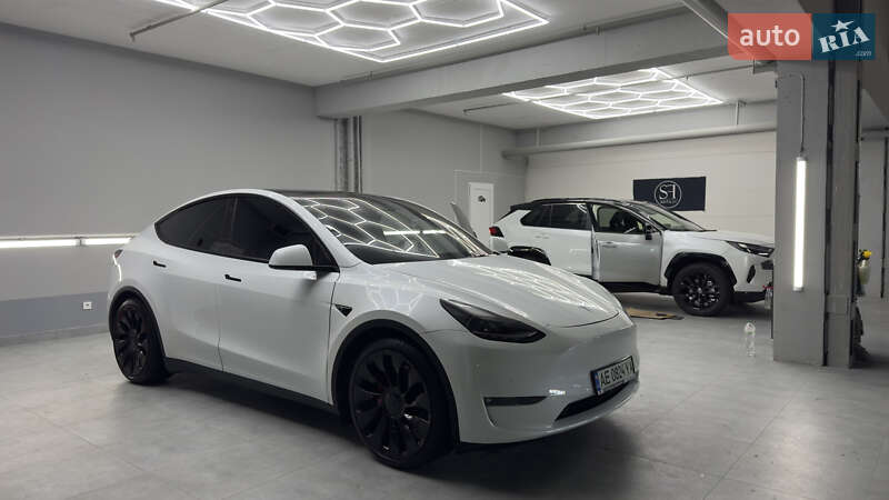 Позашляховик / Кросовер Tesla Model Y 2022 в Дніпрі