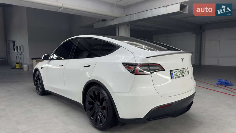 Позашляховик / Кросовер Tesla Model Y 2022 в Дніпрі