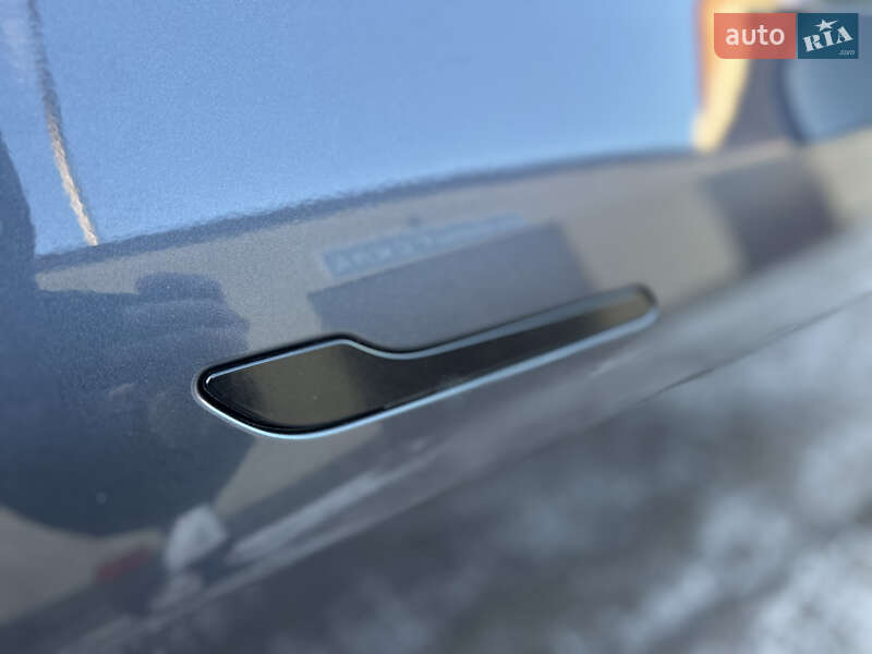 Позашляховик / Кросовер Tesla Model Y 2021 в Ковелі