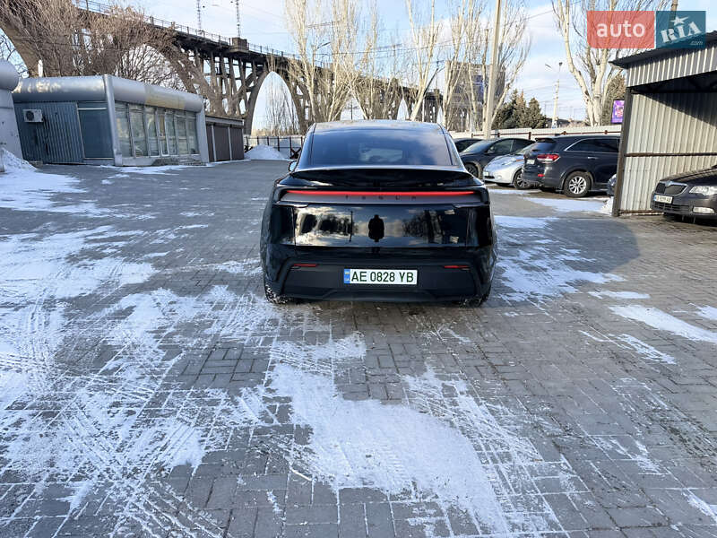 Позашляховик / Кросовер Tesla Model Y 2025 в Дніпрі