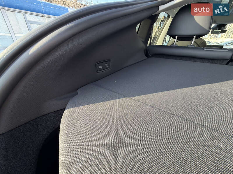 Позашляховик / Кросовер Tesla Model Y 2025 в Дніпрі