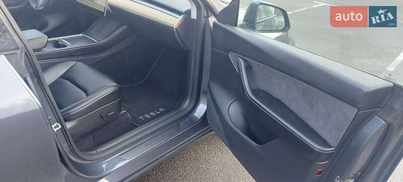 Позашляховик / Кросовер Tesla Model Y 2022 в Києві
