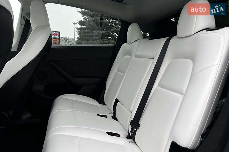 Позашляховик / Кросовер Tesla Model Y 2023 в Львові