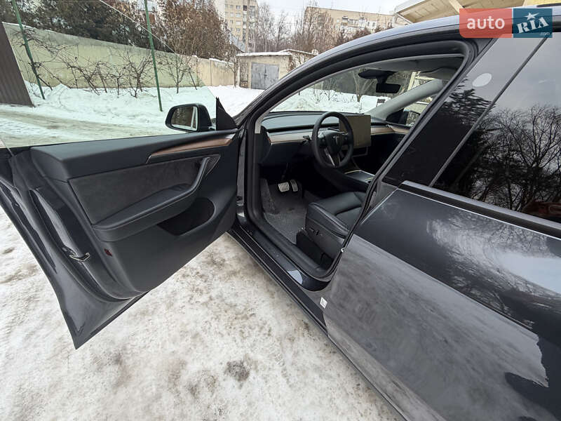 Позашляховик / Кросовер Tesla Model Y 2024 в Львові фото 13 Позашляховик / Кросовер Tesla Model Y 2024 в Львові