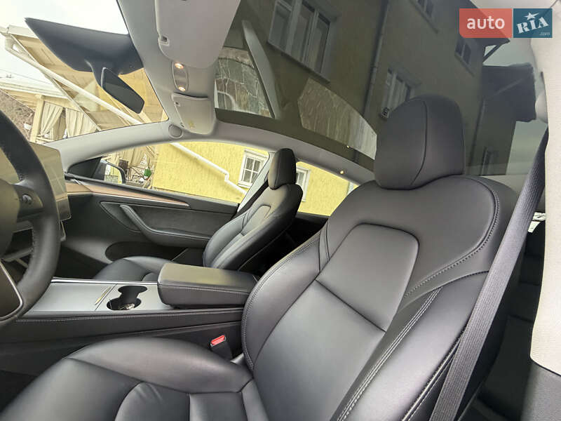 Позашляховик / Кросовер Tesla Model Y 2024 в Львові фото 18 Позашляховик / Кросовер Tesla Model Y 2024 в Львові