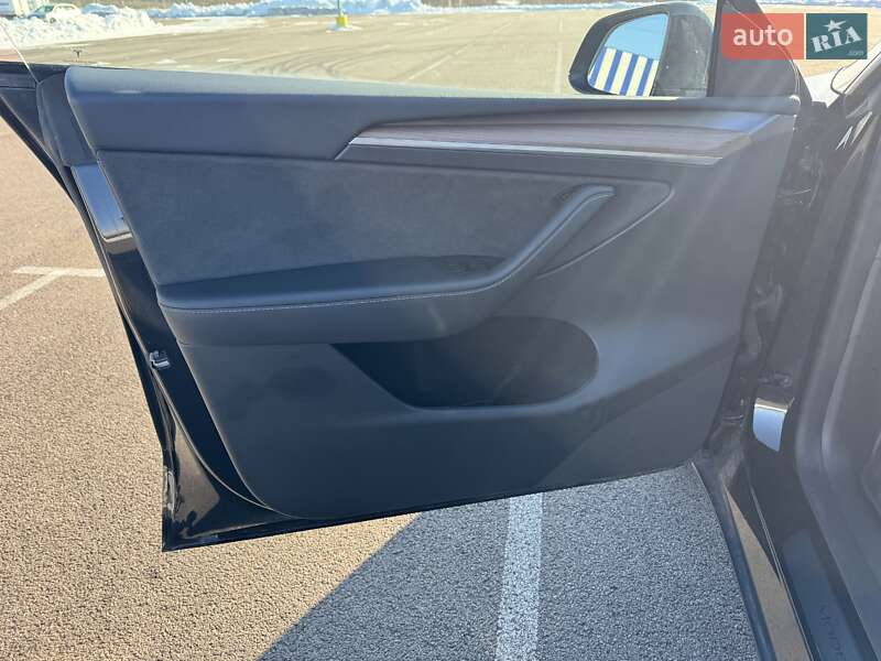 Позашляховик / Кросовер Tesla Model Y 2023 в Рівному фото 13 Позашляховик / Кросовер Tesla Model Y 2023 в Рівному