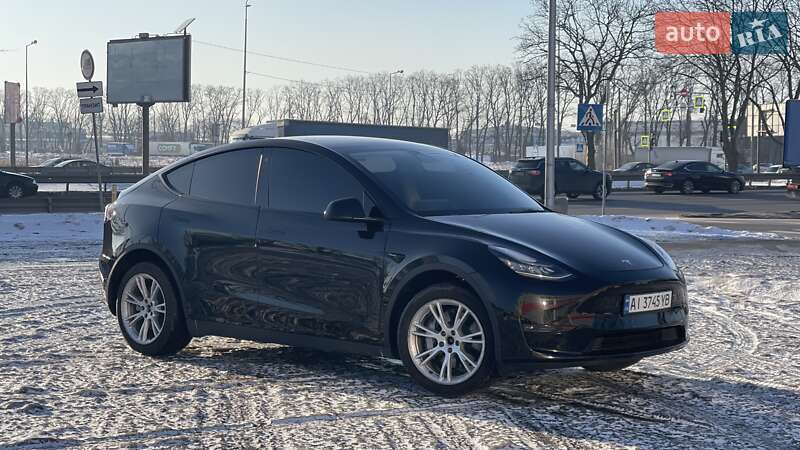 Позашляховик / Кросовер Tesla Model Y 2021 в Києві