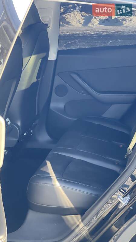 Позашляховик / Кросовер Tesla Model Y 2021 в Києві