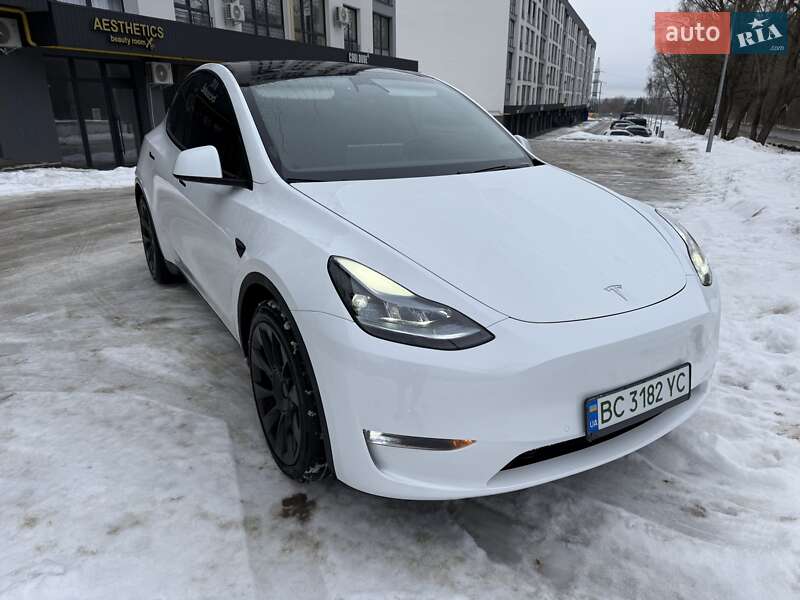 Tesla Model Y 2020