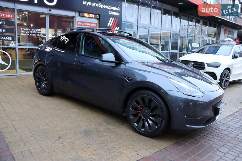 Позашляховик / Кросовер Tesla Model Y 2022 в Львові