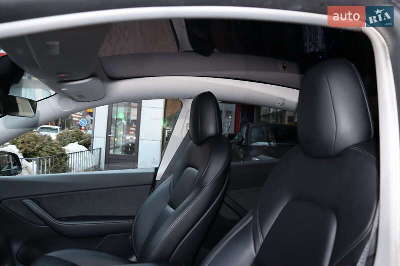 Позашляховик / Кросовер Tesla Model Y 2022 в Львові