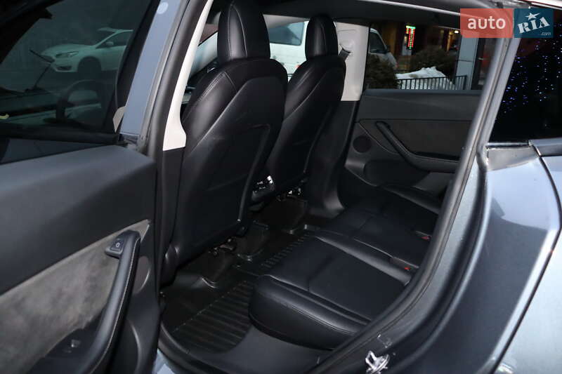 Позашляховик / Кросовер Tesla Model Y 2022 в Львові