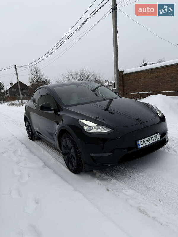 Позашляховик / Кросовер Tesla Model Y 2024 в Києві