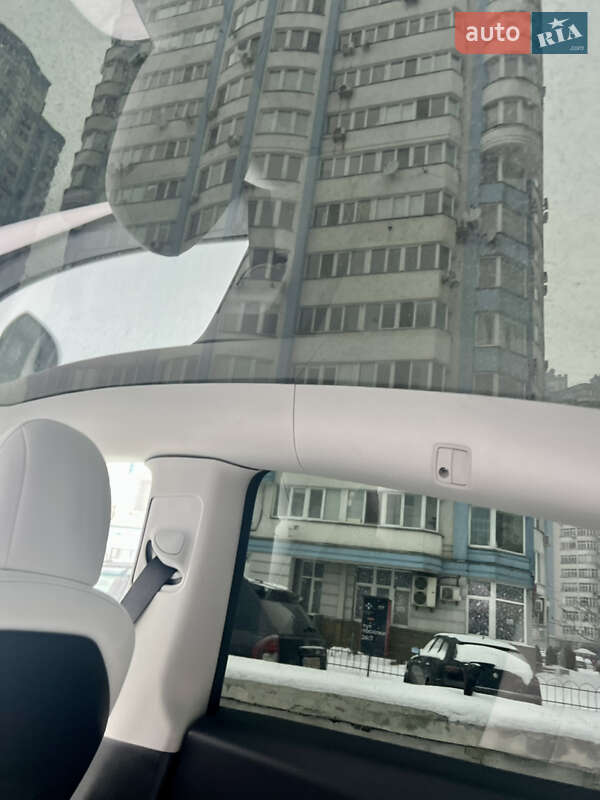 Внедорожник / Кроссовер Tesla Model Y 2023 в Киеве