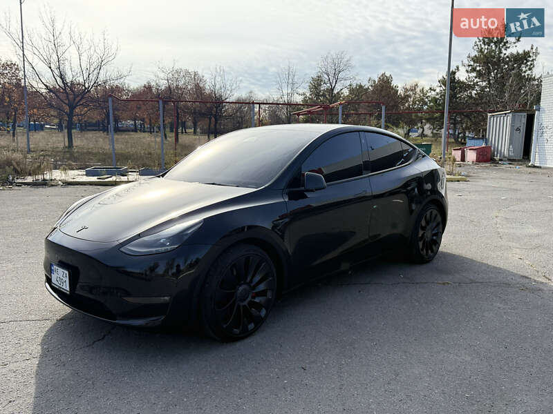 Позашляховик / Кросовер Tesla Model Y 2022 в Дніпрі