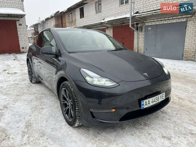 Позашляховик / Кросовер Tesla Model Y 2024 в Києві