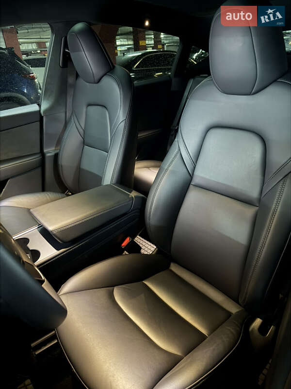 Внедорожник / Кроссовер Tesla Model Y 2024 в Никополе