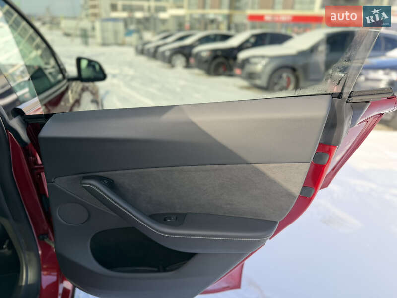 Позашляховик / Кросовер Tesla Model Y 2024 в Львові