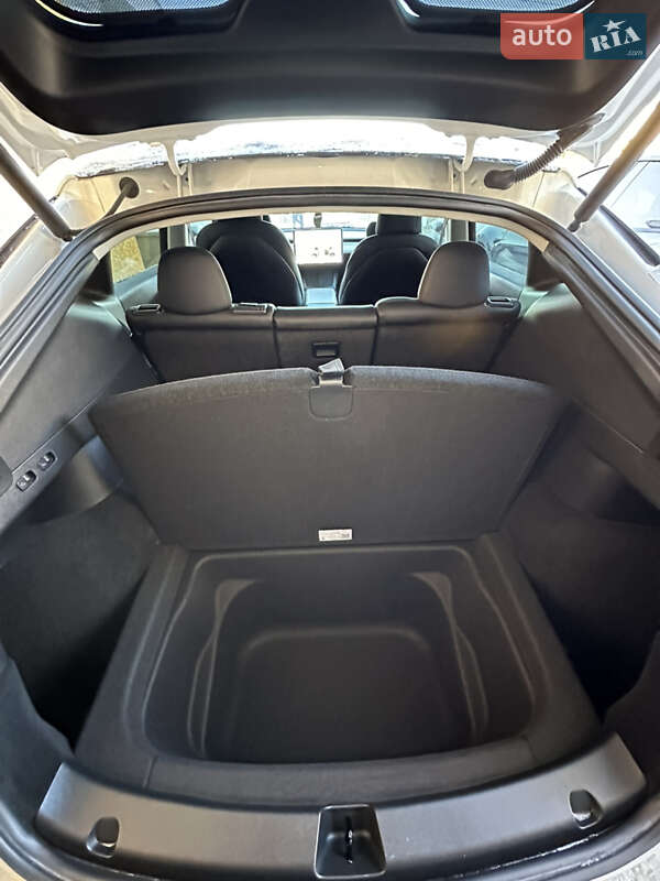 Внедорожник / Кроссовер Tesla Model Y 2022 в Тернополе