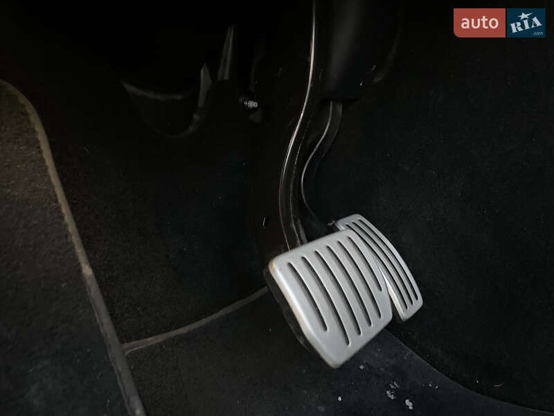 Внедорожник / Кроссовер Tesla Model Y 2023 в Киеве