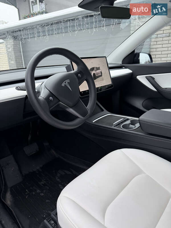 Позашляховик / Кросовер Tesla Model Y 2022 в Києві