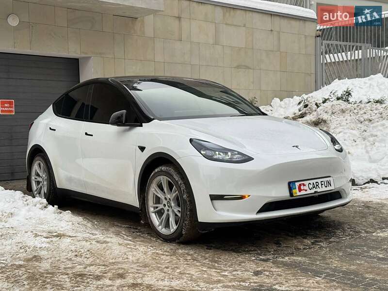 Позашляховик / Кросовер Tesla Model Y 2023 в Львові