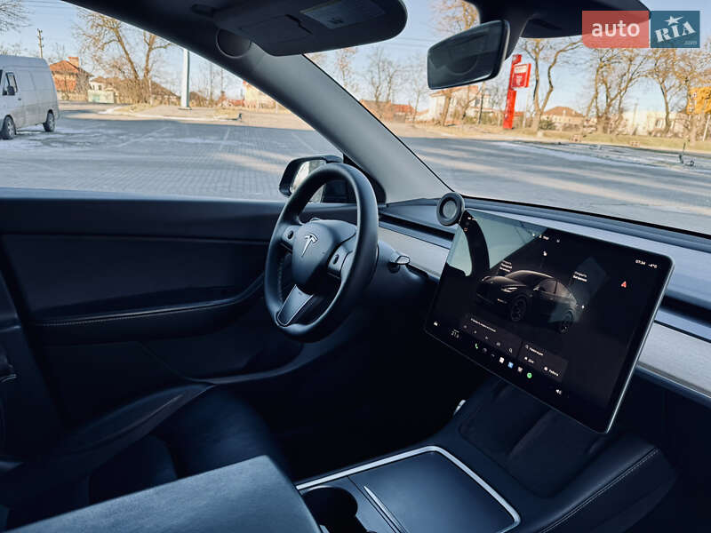 Позашляховик / Кросовер Tesla Model Y 2022 в Одесі фото 20 Позашляховик / Кросовер Tesla Model Y 2022 в Одесі