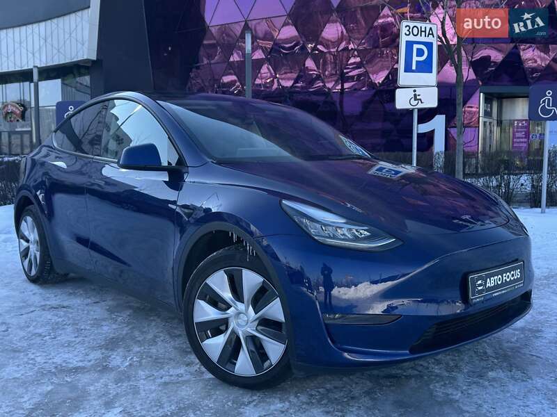 Tesla Model Y 2023