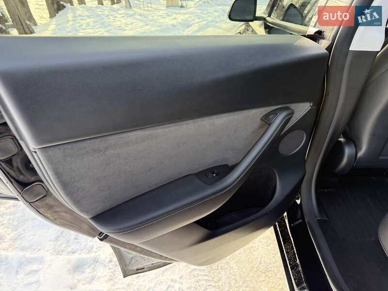Позашляховик / Кросовер Tesla Model Y 2023 в Львові