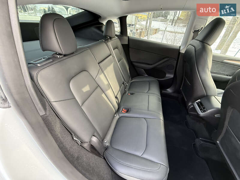 Позашляховик / Кросовер Tesla Model Y 2023 в Львові