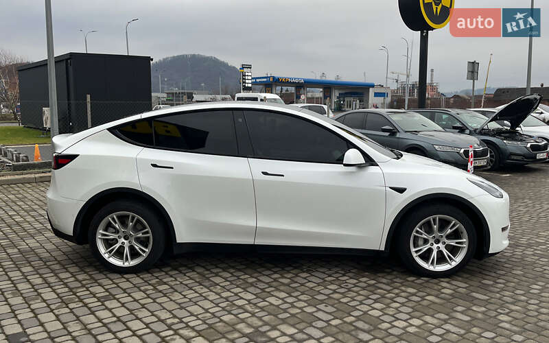 Позашляховик / Кросовер Tesla Model Y 2021 в Мукачевому
