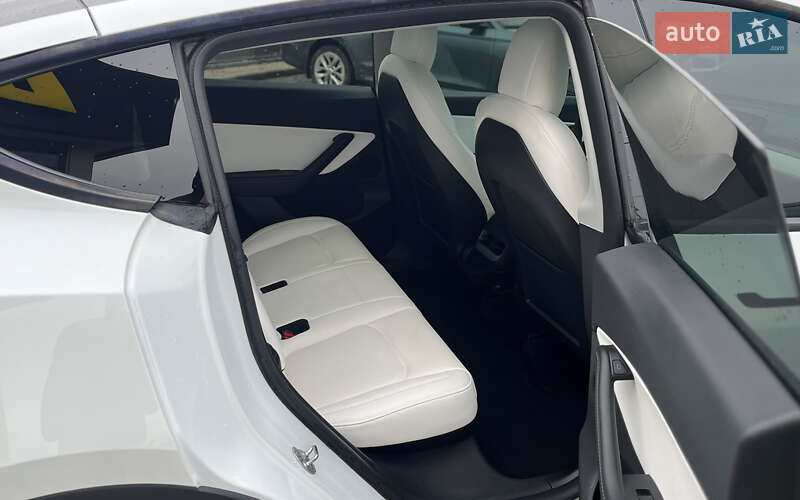 Позашляховик / Кросовер Tesla Model Y 2021 в Мукачевому