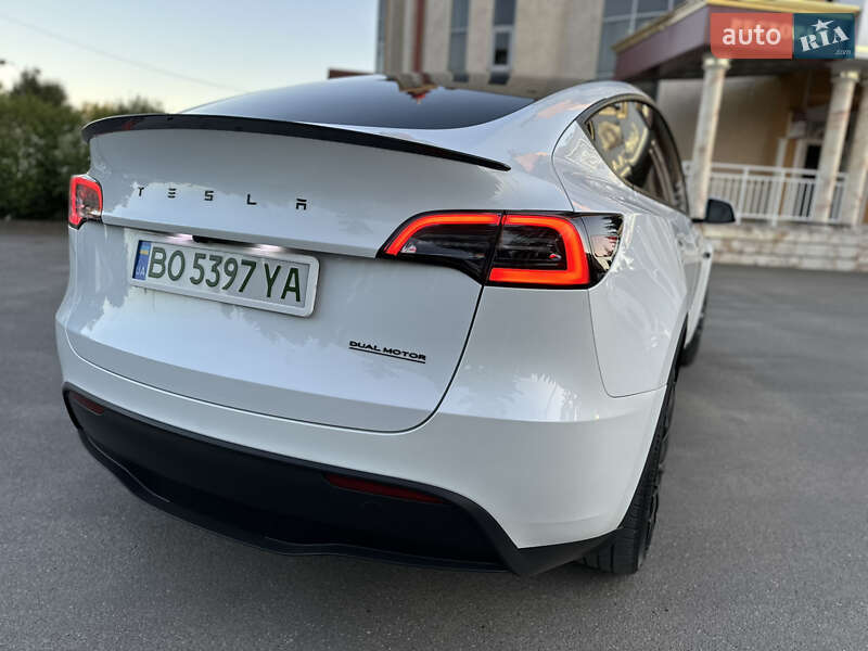 Позашляховик / Кросовер Tesla Model Y 2023 в Тернополі