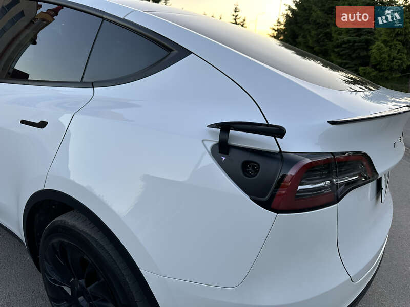 Позашляховик / Кросовер Tesla Model Y 2023 в Тернополі