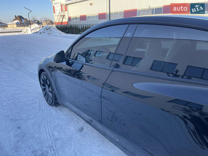 Позашляховик / Кросовер Tesla Model Y 2022 в Луцьку