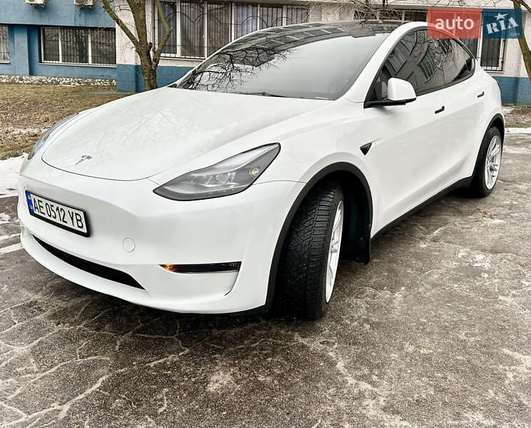 Tesla Model Y 2023