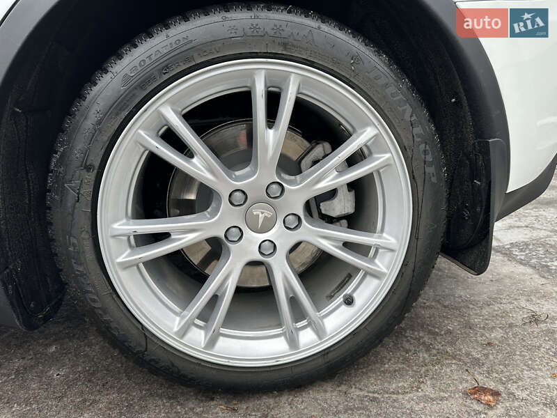 Внедорожник / Кроссовер Tesla Model Y 2023 в Днепре