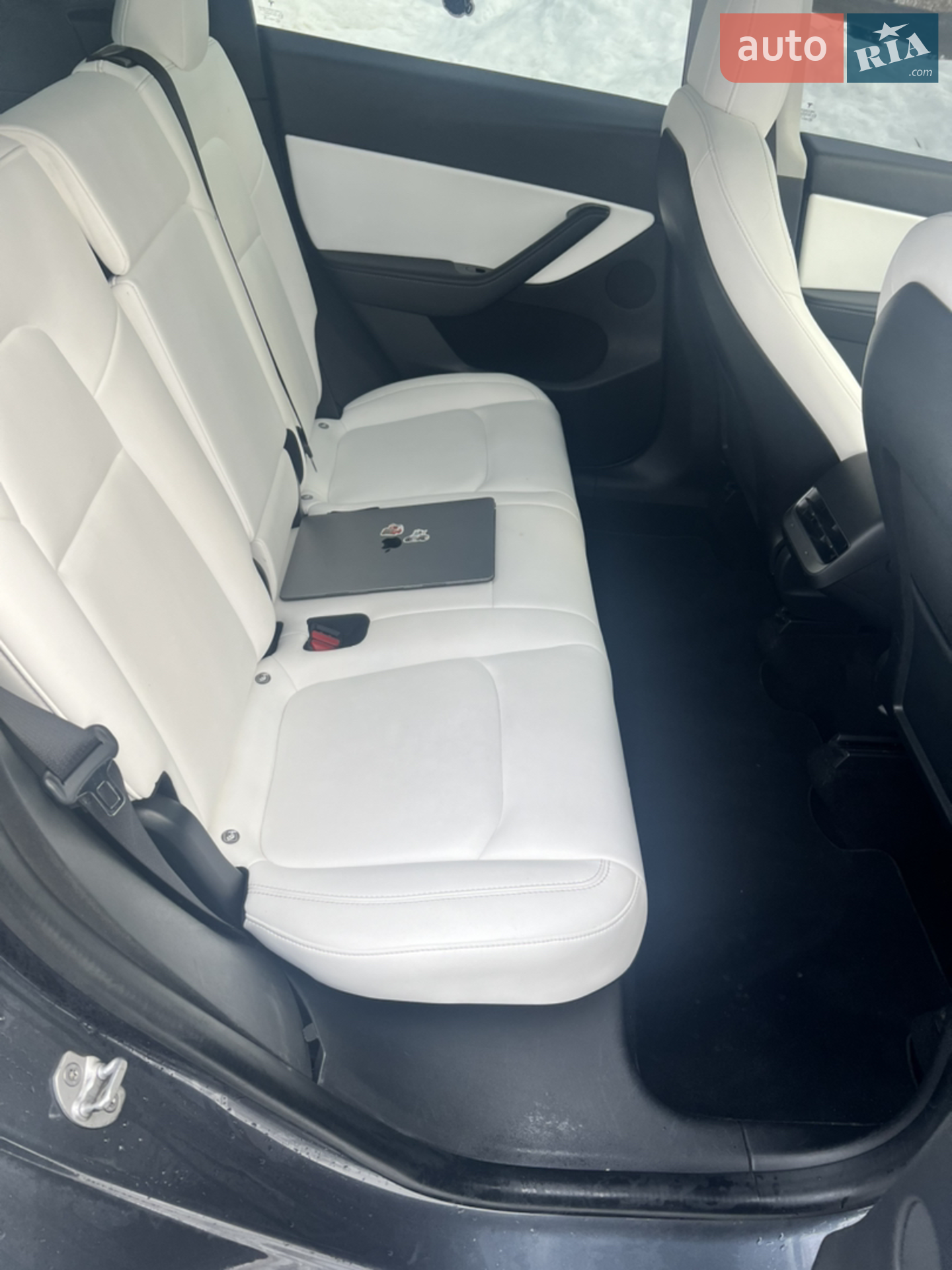 2020 Tesla Model Y - мініатюра 9
