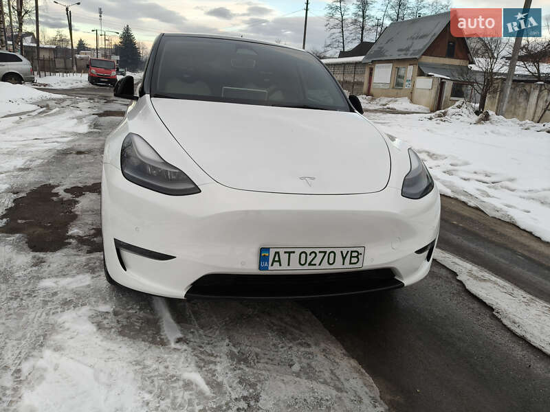 Позашляховик / Кросовер Tesla Model Y 2022 в Івано-Франківську