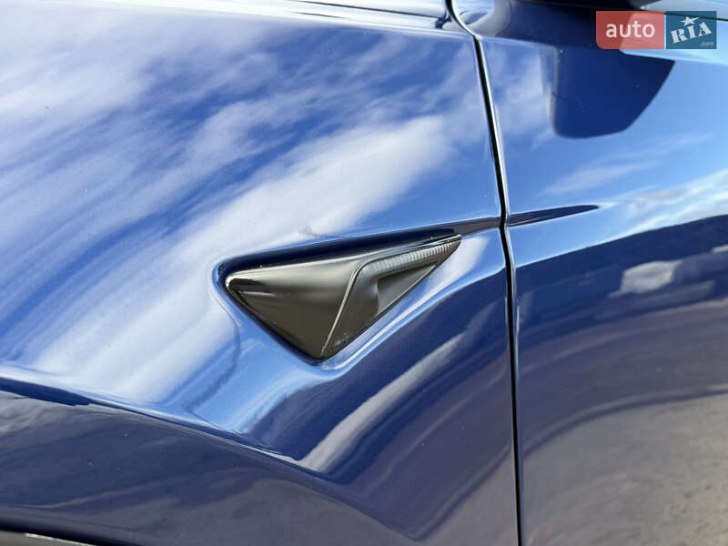 Внедорожник / Кроссовер Tesla Model Y 2021 в Дрогобыче