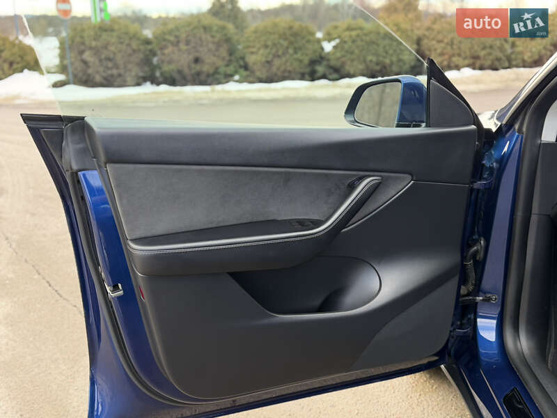 Внедорожник / Кроссовер Tesla Model Y 2021 в Дрогобыче