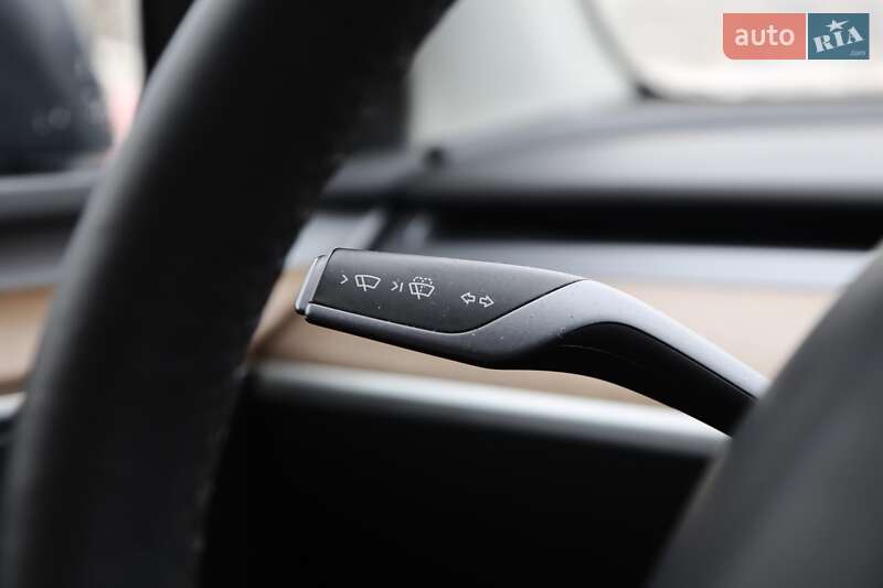 Внедорожник / Кроссовер Tesla Model Y 2023 в Киеве