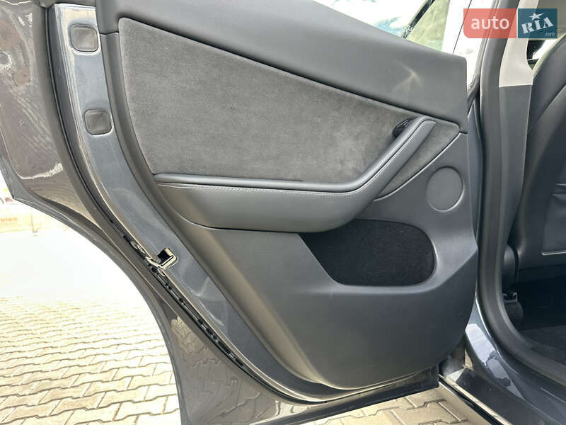 Позашляховик / Кросовер Tesla Model Y 2023 в Івано-Франківську фото 23 Позашляховик / Кросовер Tesla Model Y 2023 в Івано-Франківську