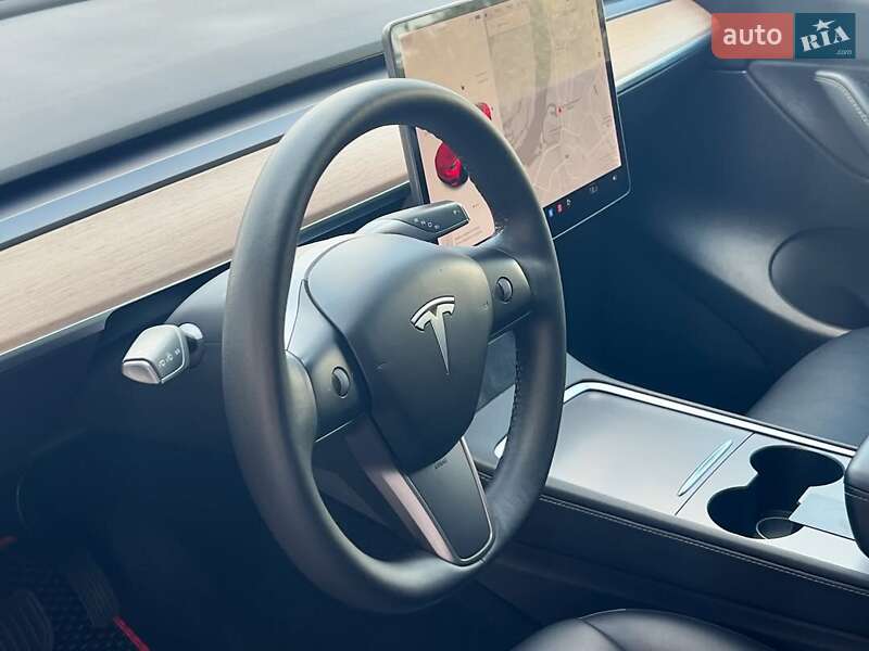 Позашляховик / Кросовер Tesla Model Y 2022 в Львові
