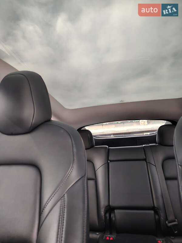 Позашляховик / Кросовер Tesla Model Y 2020 в Львові