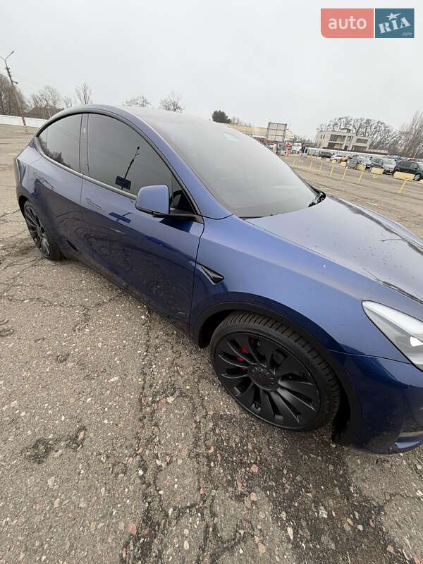 Позашляховик / Кросовер Tesla Model Y 2023 в Києві фото 6 Позашляховик / Кросовер Tesla Model Y 2023 в Києві