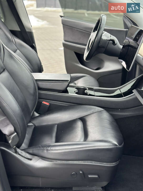 Позашляховик / Кросовер Tesla Model Y 2020 в Дубні