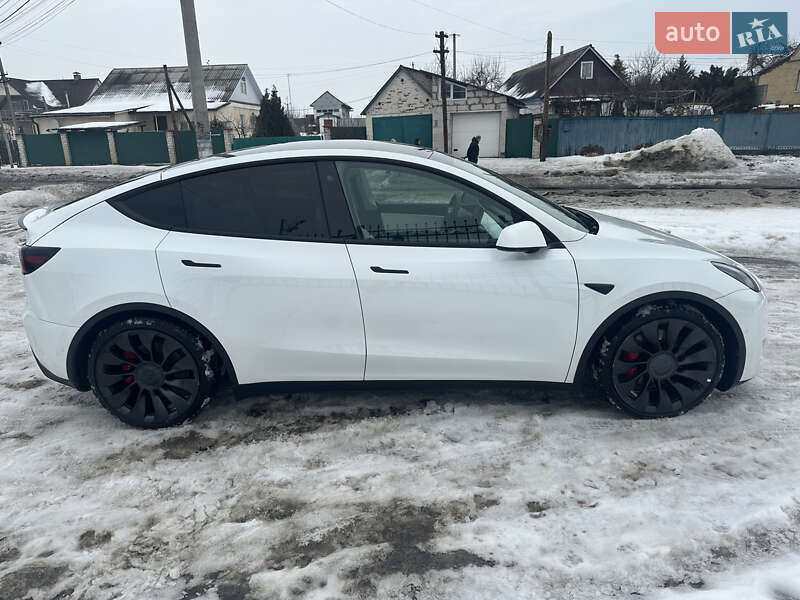 Внедорожник / Кроссовер Tesla Model Y 2021 в Ирпене