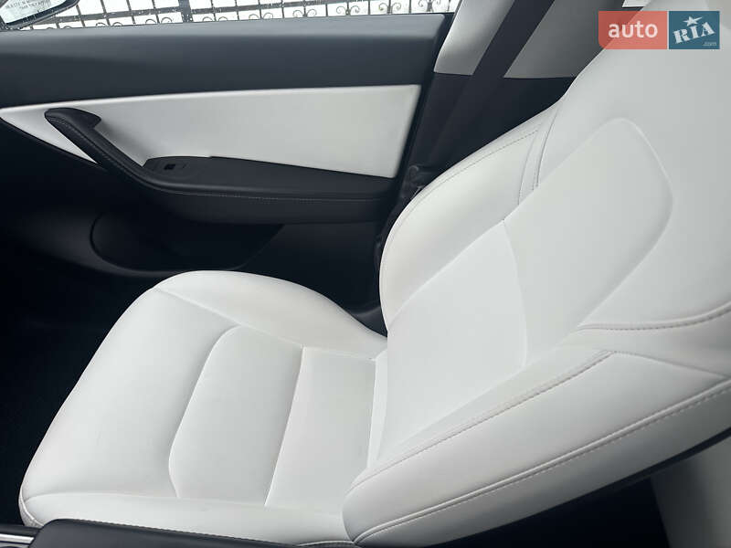 Внедорожник / Кроссовер Tesla Model Y 2021 в Ирпене