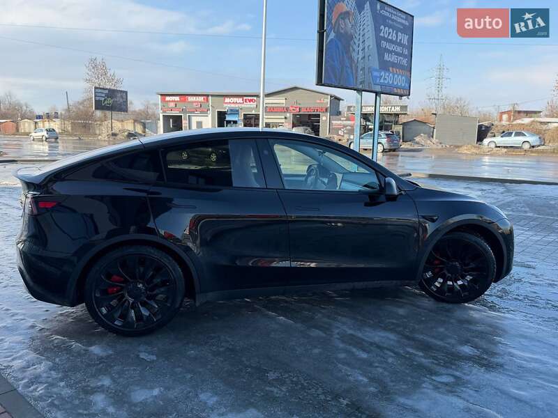Позашляховик / Кросовер Tesla Model Y 2023 в Івано-Франківську фото 5 Позашляховик / Кросовер Tesla Model Y 2023 в Івано-Франківську